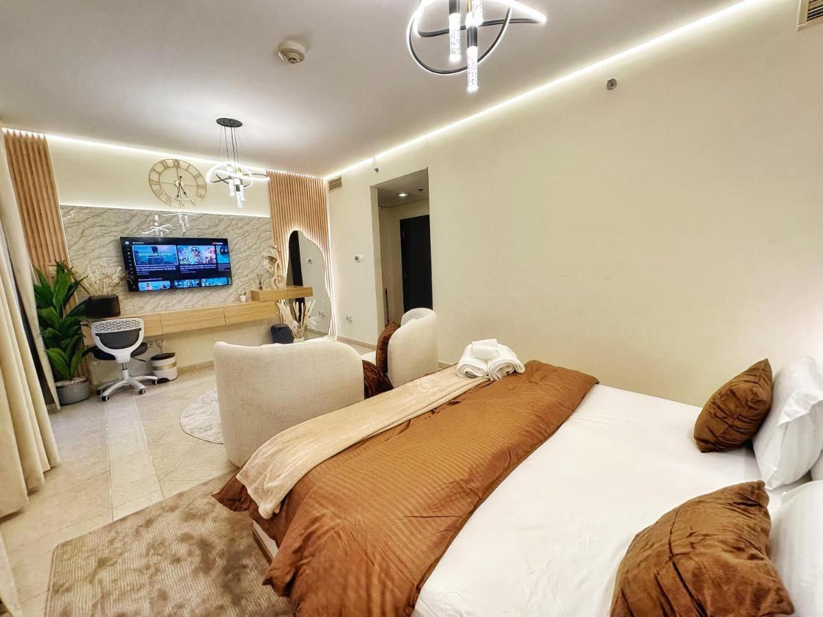 Life Above Clouds Apartment Dubai Bagian luar foto
