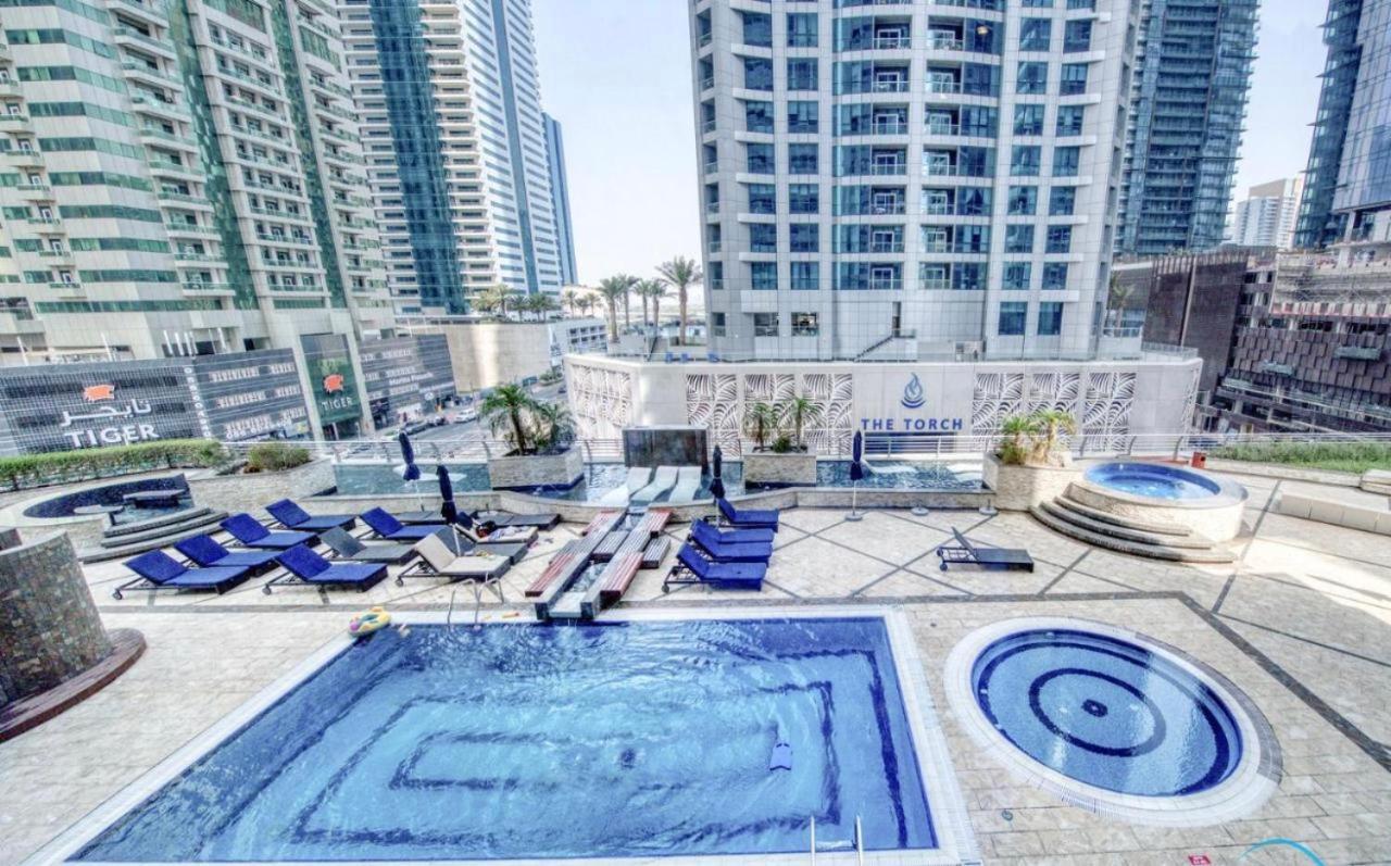 Life Above Clouds Apartment Dubai Bagian luar foto